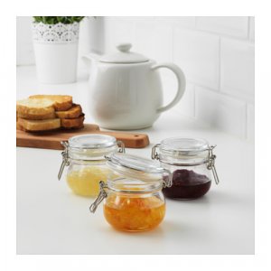 Einmachgläser mit Marmelade