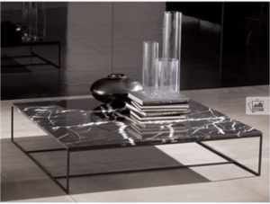 Couchtisch aus schwarzem Marmor