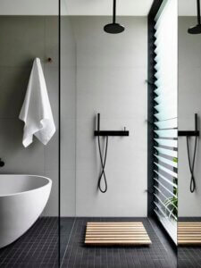 Dusche im Badezimmer