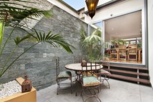 4 Ideen für eine preisgünstige Veranda im Boho-Style
