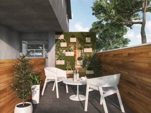 Kleiner Balkon mit Pflanzen