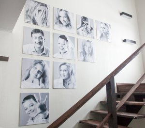 Wie du eine Wanddekoration mit Fotos gestalten kannst