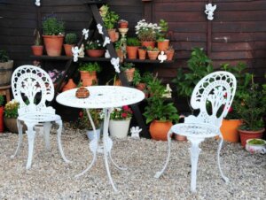 Gartenmöbel im viktorianischen Stil