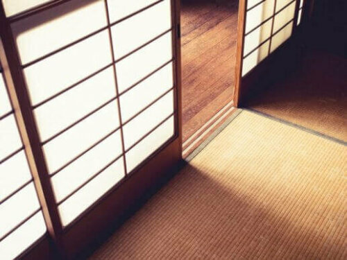 Verwende japanische Wände für die orientalische Dekoration.