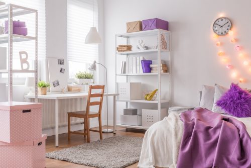 Um ein Jugendzimmer zu dekorieren liegt der Schlüssel darin, zusammen mit dem Teenager eine dynamische Lösung zu finden