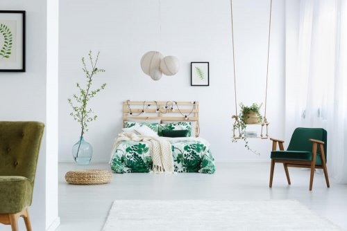 Wenn du ein kleines Haus hast, kannst du jederzeit eine Schaukel in deinem Schlafzimmer aufhängen, um ein anderes Möbelstück zu ersetzen