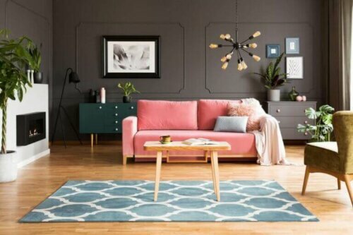 Teste beispielsweise die Farbe, die du für dein Wohnzimmer im Sinn hast, bevor du mit dem Projekt „Wohnzimmer-Anstrich“ beginnst.