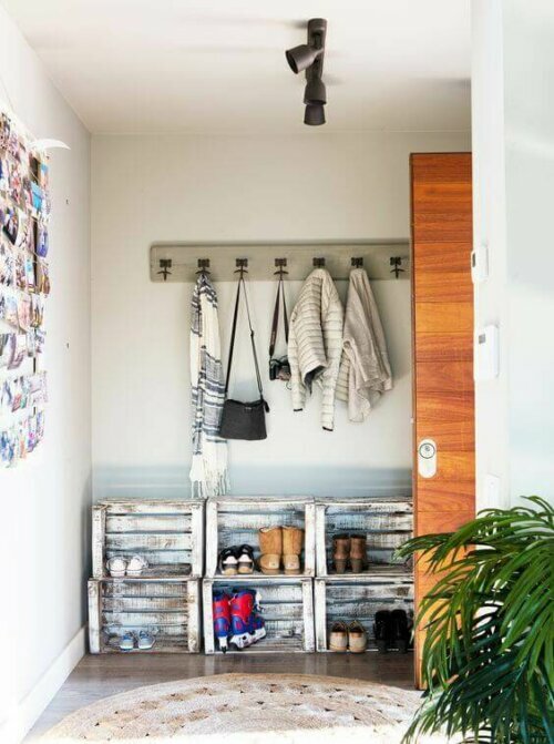 Schuhregale sorgen für Ordnung und weniger Schmutz im Haus