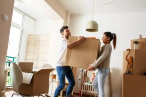 Ein neues Zuhause für zwei: Die Junggesellenwohnung renovieren