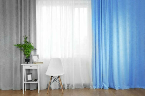 Voile-Vorhänge sind einfach zu installieren