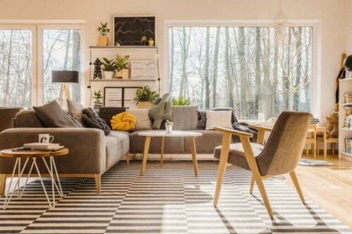 Verwende warme Farben für die Dekoration deines Hauses im Winter