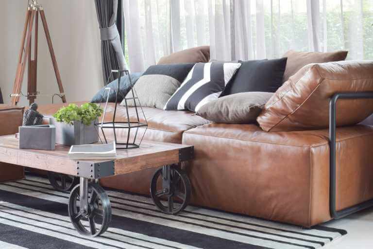 Braunes Ledersofa