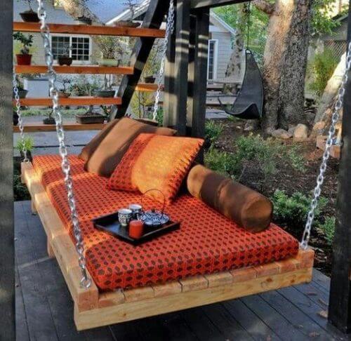 Originelle Palettenprojekte für deine Terrasse - Hängematte