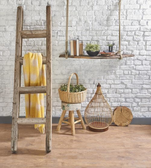 Dekorative Leiter - rustikal dekorierter Hauseingang