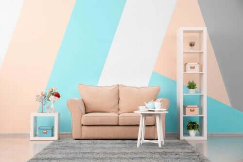 Einfach gestaltetes Wohnzimmer