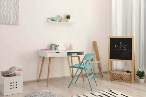 Kinder benötigen eine ruhige Lernecke für ihre Hausaufgaben