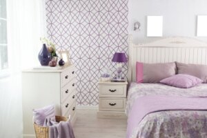3 brillante Ideen, um ein Zimmer in Lila zu dekorieren