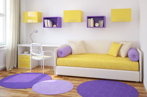 Zimmer in Lila und Gelb