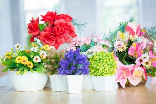 Künstliche Blumen